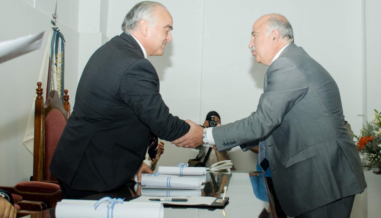 Fiad recibió su diploma de Senador electo