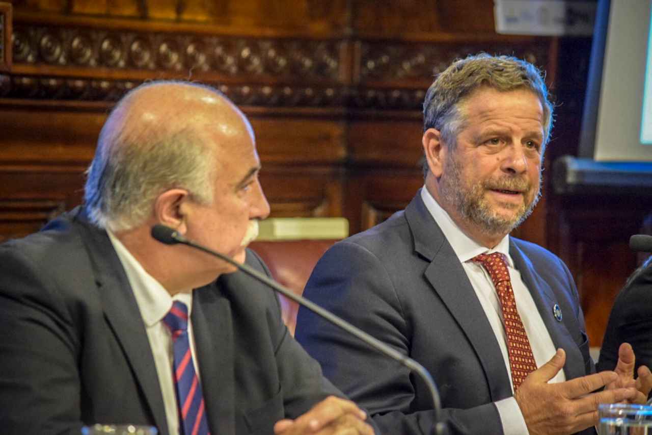 Fiad abrió el debate para la creación de la Agencia de Evaluación de Tecnologías Sanitarias