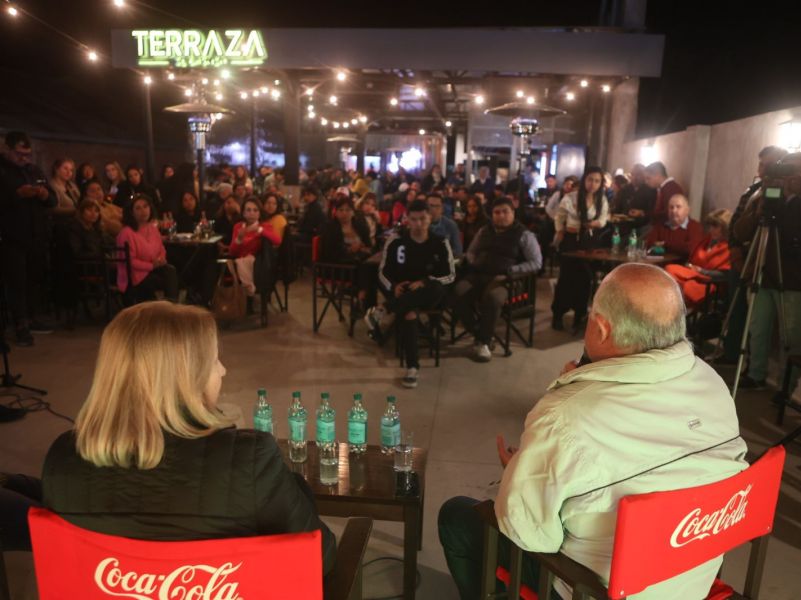 Dialogamos con jóvenes los desafíos de la provincia y de la nación