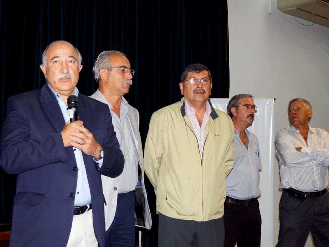 El ministro de salud, Mario Fiad, presentó a su equipo de trabajo