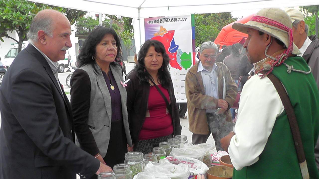 Salud acerca su carta de servicios a la comunidad