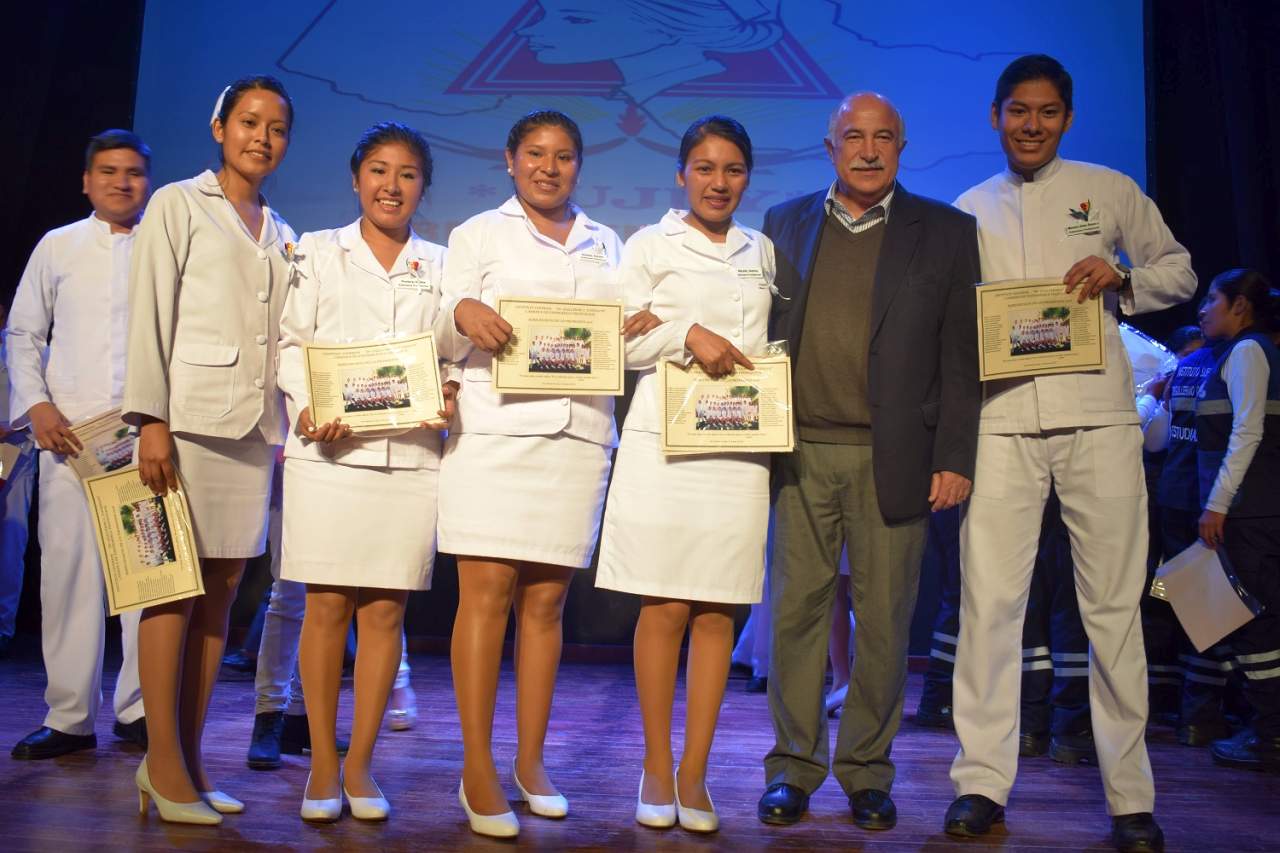 Fiad entregó diplomas a nuevos egresados en enfermería y técnicos en emergencia pre hospitalaria